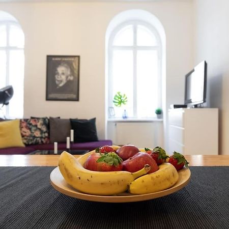 Charming & Authentic Vienna Flat - Central Located Apartment ภายนอก รูปภาพ