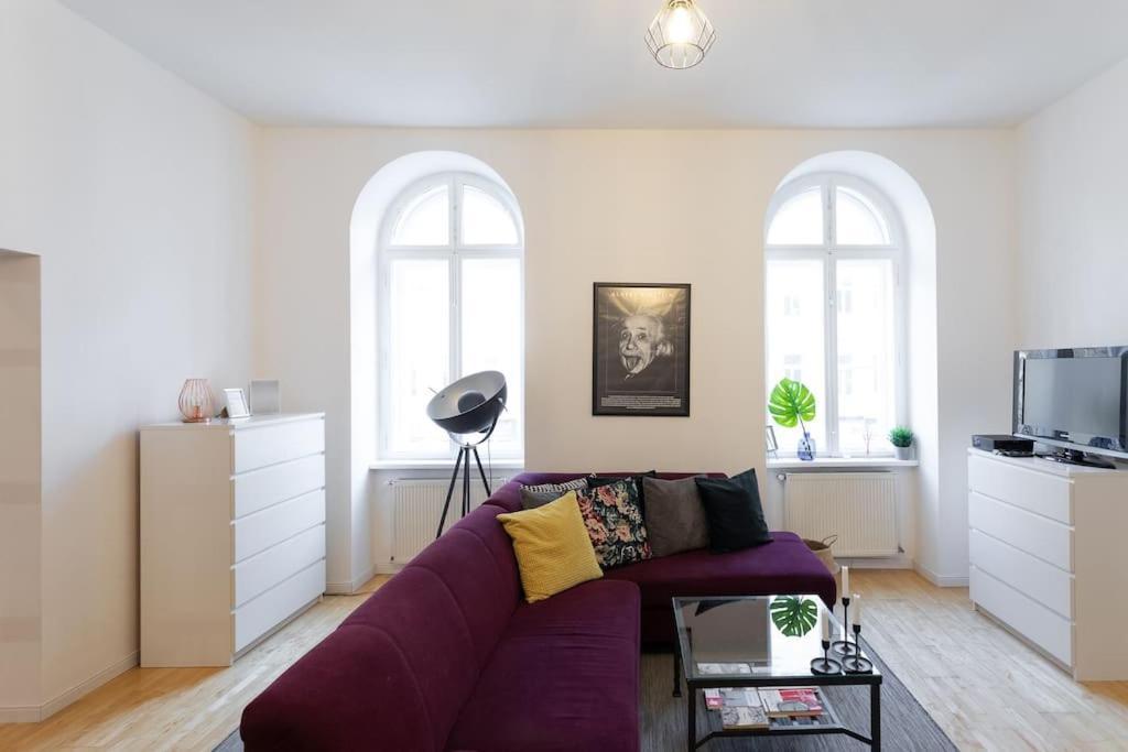 Charming & Authentic Vienna Flat - Central Located Apartment ภายนอก รูปภาพ