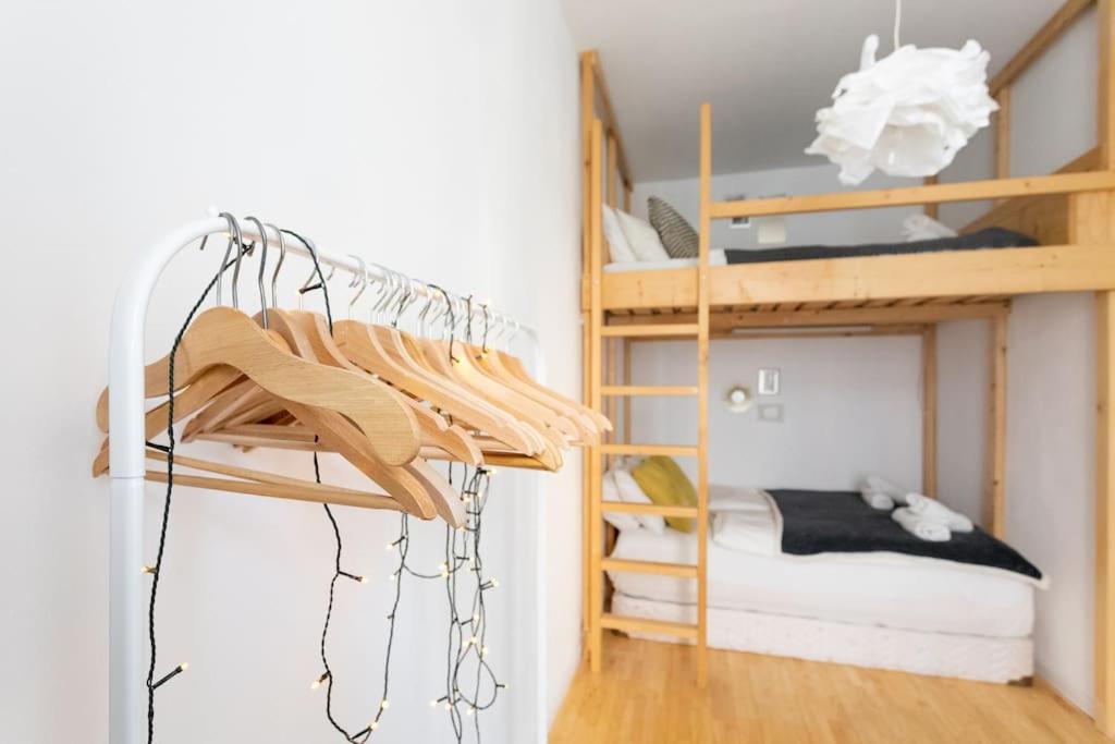 Charming & Authentic Vienna Flat - Central Located Apartment ภายนอก รูปภาพ
